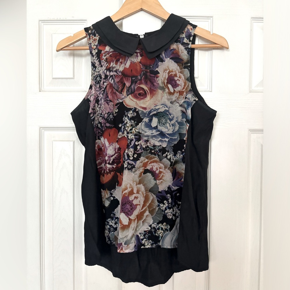 Brooklyn Industries sleeveless black & floral blouse with collar, size medium